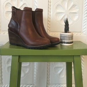 Size 8 Brown Leather Sorel Winter Wedges